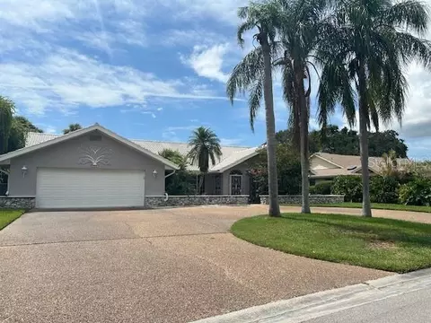 3660 Torrey Pines Blvd, Sarasota, FL 34238