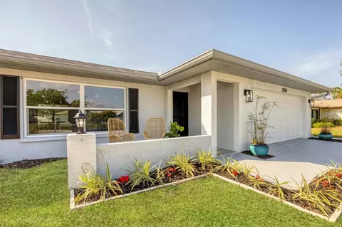 2806 67th St W, Bradenton, FL 34209