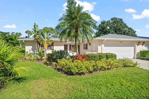 5453 Fairway Bend Dr, Sarasota, FL 34243
