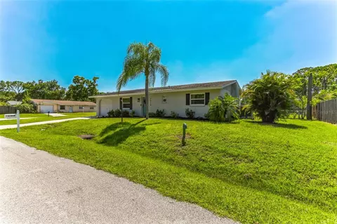 2018 Arden Dr, Sarasota, FL 34232