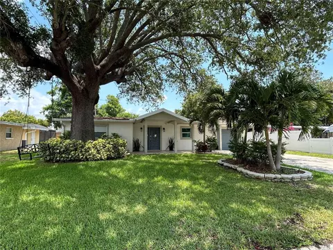 5815 23rd St W, Bradenton, FL 34207