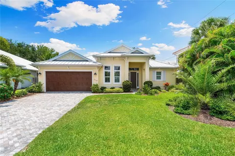 214 Park Blvd S, Venice, FL 34285