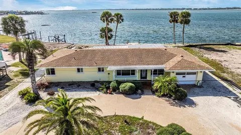 929 Suncrest Ln, Englewood, FL 34223