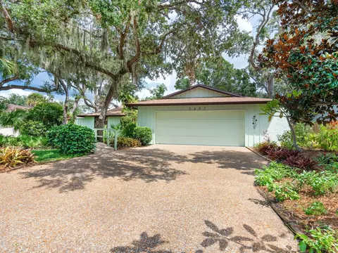 5437 Creeping Hammock Dr, Sarasota, FL 34231