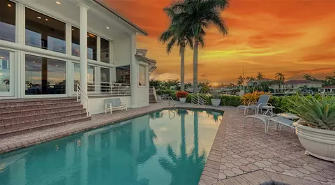 495 Mckinley Dr, Sarasota, FL 34236