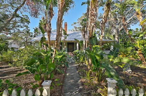1663 4th St, Sarasota, FL 34236
