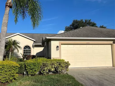 5717 Cottonwood St, Bradenton, FL 34203