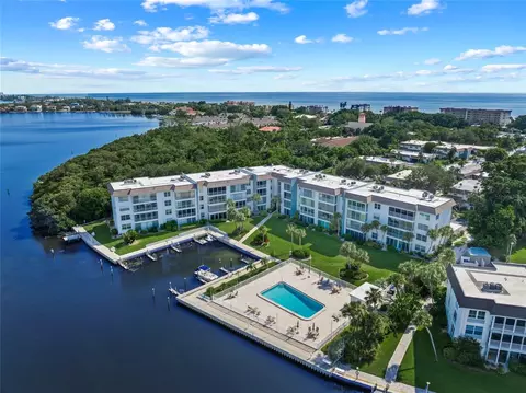 605 Sutton Pl #203, Longboat Key, FL 34228