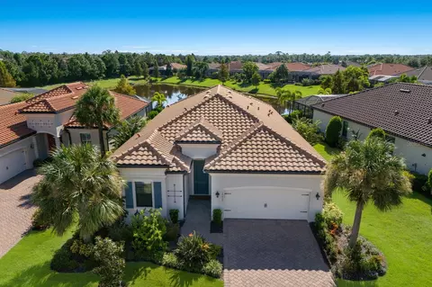 16417 Hillside Cir, Bradenton, FL 34202