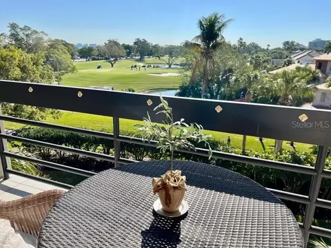 1065 Gulf Of Mexico Dr #302, Longboat Key, FL 34228