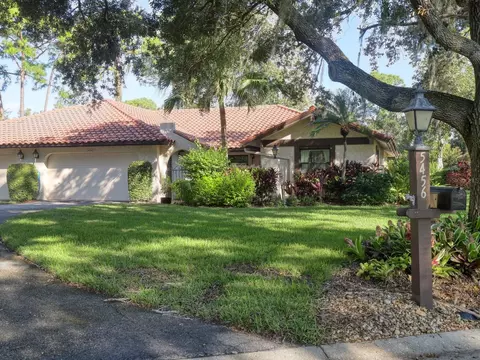 5456 Golf Pointe Dr, Sarasota, FL 34243