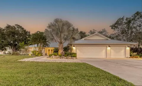 3632 Country Place Ln, Sarasota, FL 34233