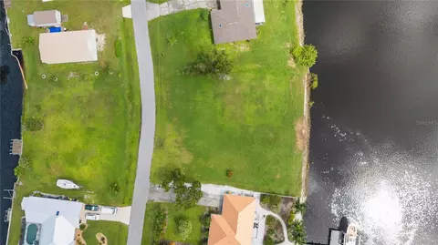 3328 Peace River Dr, Punta Gorda, FL 33983