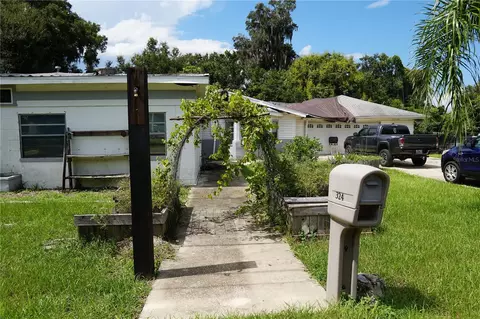 324 N Fairview Ave, Deland, FL 32724