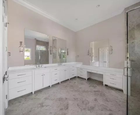 Bath - 4015 NW 85th Ter, Ocala, FL 34482 photo 2 of 7
