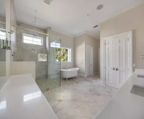 Bath - 4015 NW 85th Ter, Ocala, FL 34482 photo 3 of 7