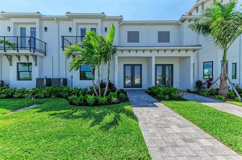 6025 White Mangrove Ln, Bradenton, FL 34210