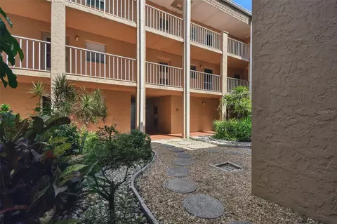 1330 Glen Oaks Dr E #273D, Sarasota, FL 34232