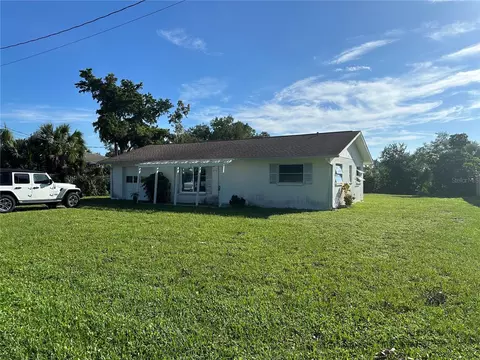 2050 E Crest Dr, Englewood, FL 34223