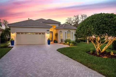 9040 Willow Brook Dr, Sarasota, FL 34238