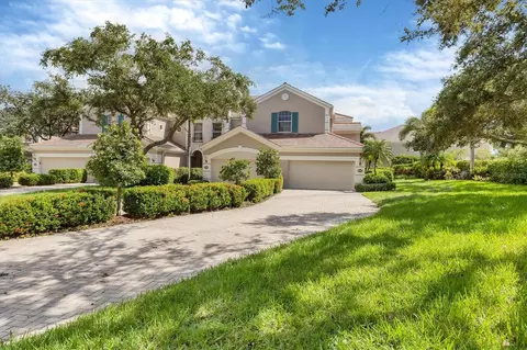 5267 Bouchard Cir #202, Sarasota, FL 34238