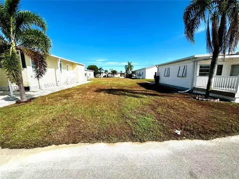 15 Flores Dr, Palmetto, FL 34221