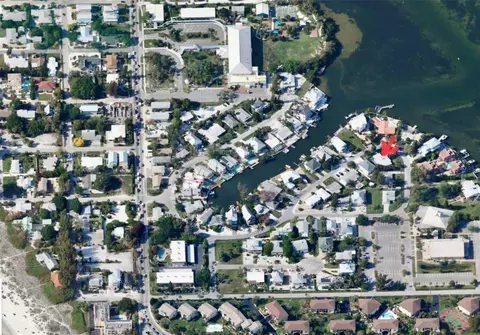 231 S Harbor Dr, Holmes Beach, FL 34217