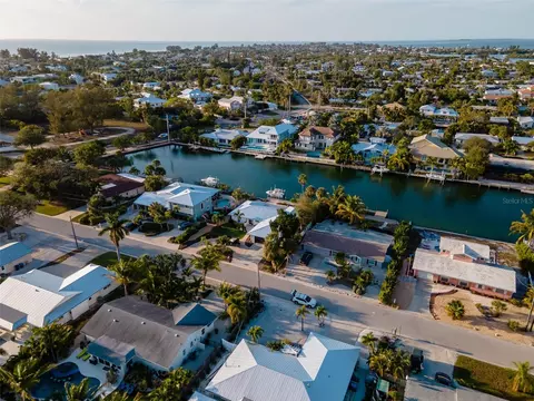 508 67th St, Holmes Beach, FL 34217