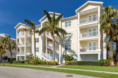 7910 34th Ave W #302, Bradenton, FL 34209