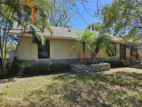 3024 18th St E, Bradenton, FL 34208 photo 1