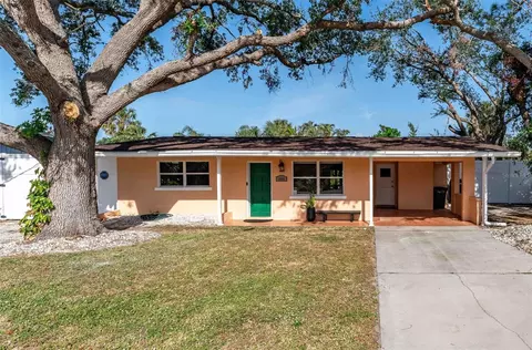 1841 Buccaneer Dr, Sarasota, FL 34231
