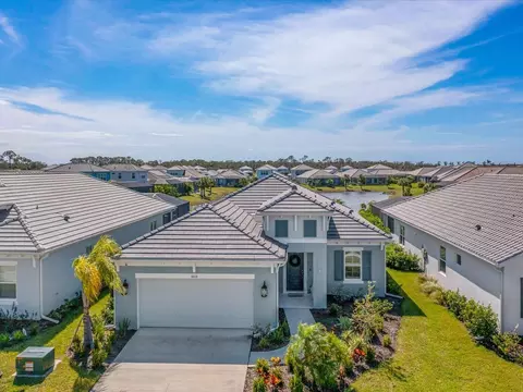 10176 Canaveral Cir, Sarasota, FL 34241