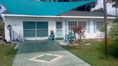 5422 6th St E, Bradenton, FL 34203