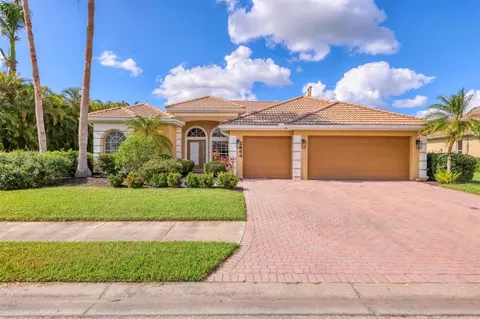 2888 Grazeland Dr, Sarasota, FL 34240