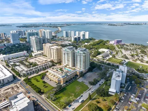 800 N Tamiami Trl #806, Sarasota, FL 34236