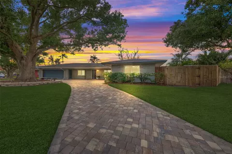 2814 Tangelo Dr, Sarasota, FL 34239