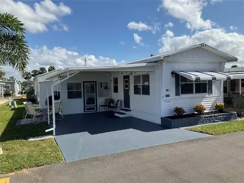 2407 17th Street Ct W, Bradenton, FL 34205