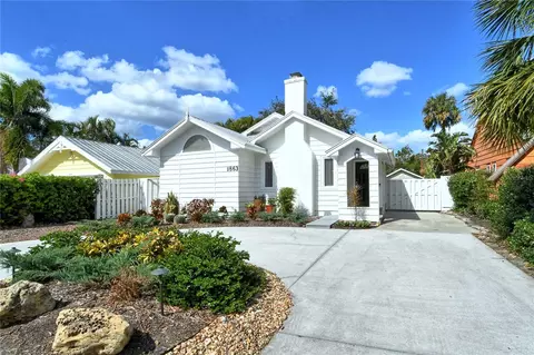 1863 Bougainvillea St, Sarasota, FL 34239