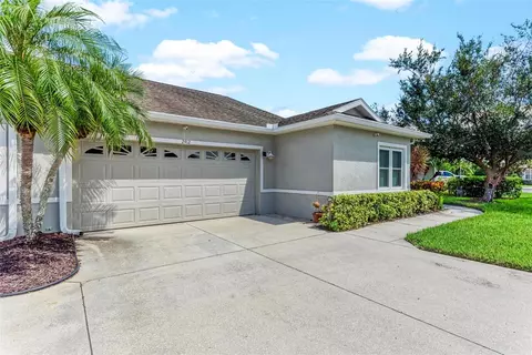 2412 Fairway Oaks Dr, Palmetto, FL 34221