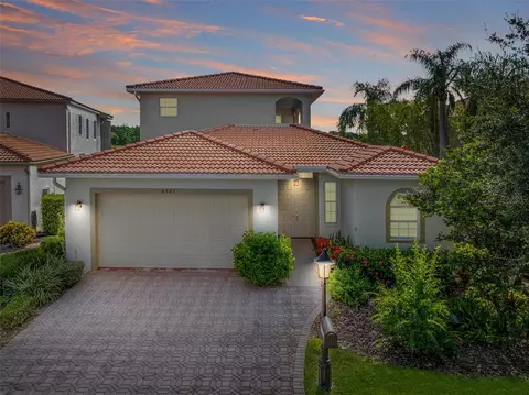 4561 Murcia Blvd #13, Sarasota, FL 34238