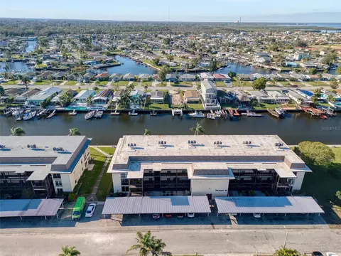 4452 Garnet Dr #205, New Port Richey, FL 34652