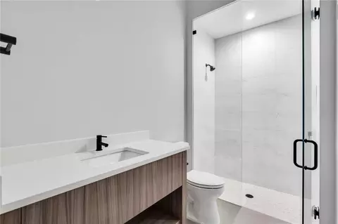 Bath - 1018 Blue Shell Loop, Sarasota, FL 34240 photo 6 of 11