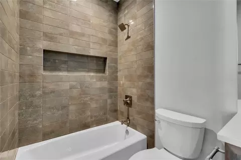 Bath - 1018 Blue Shell Loop, Sarasota, FL 34240 photo 3 of 11