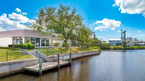 2138 Riverbluff Pkwy #V321, Sarasota, FL 34231
