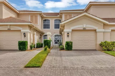 4523 Cinnamon Dr #2702, Sarasota, FL 34238