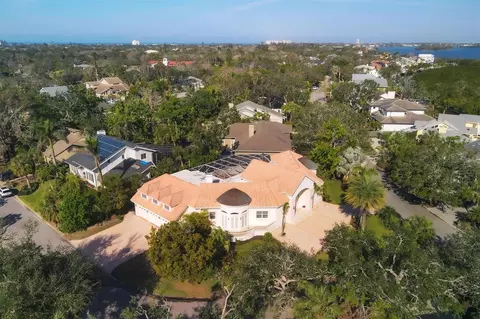 5331 Siesta Cove Dr, Sarasota, FL 34242