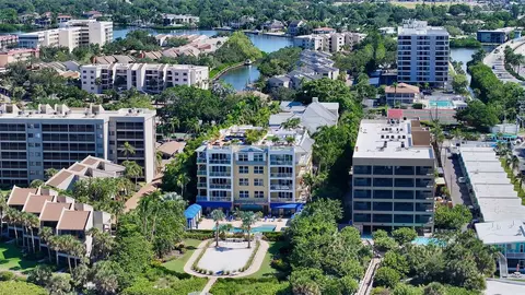 1000 Seagrove Ln #PHN, Sarasota, FL 34242