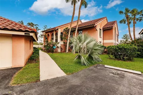 3013 Clark Rd #14, Sarasota, FL 34231