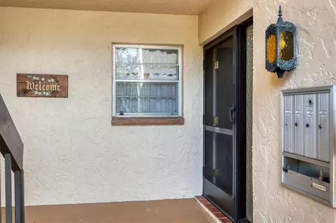 2724 Clubhouse Dr #104, Sarasota, FL 34232