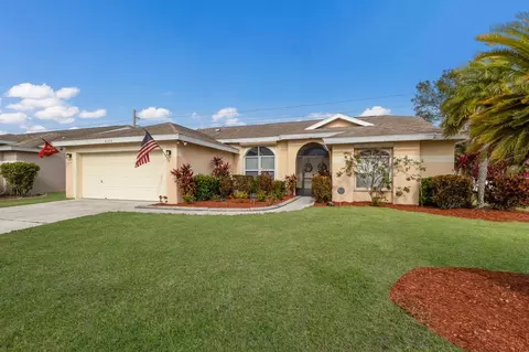 4135 Dover Dr E, Bradenton, FL 34203 photo 1